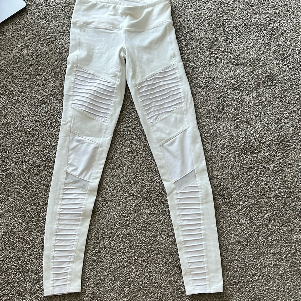 White alo leggings
